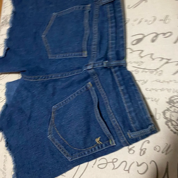 Denim shorts - Picture 2 of 2